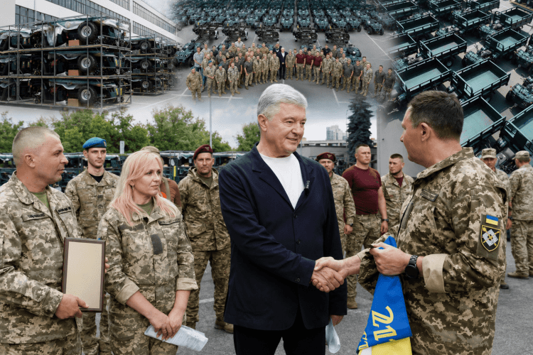 Справжній квадропарк: Порошенко передав військовим 122 «квадрики» для оперативної логістики