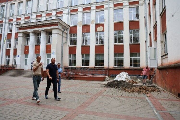 У школах та дитсадках Луцька тривають ремонти: оновлюють харчоблоки, мережі та приміщення