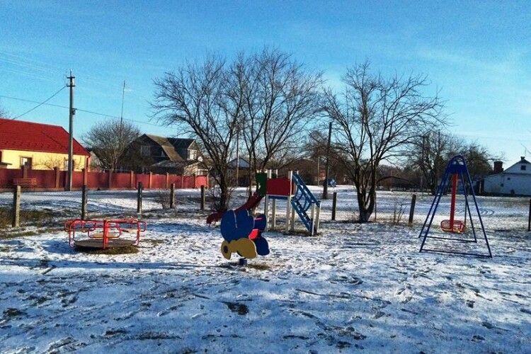 Альтанки і спортивні майданчики встановили на Іваничівщині