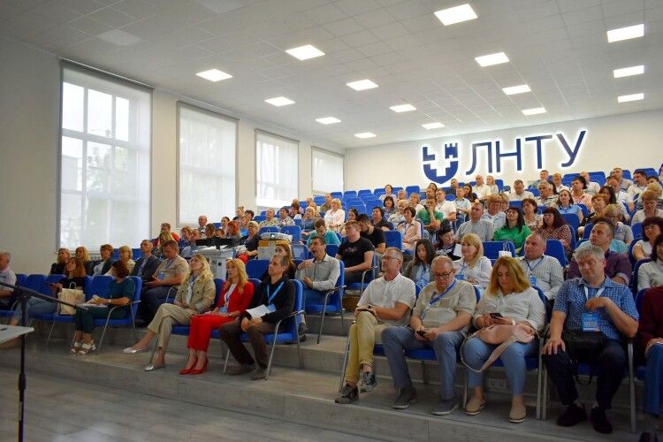 У Луцьку провели масштабний форум «Цифровізація освіти Волині»