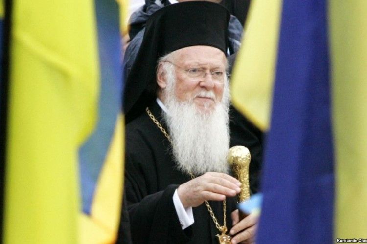 «Люди не власність єпископів» Константинополь закликав РПЦ зняти заборону на причастя