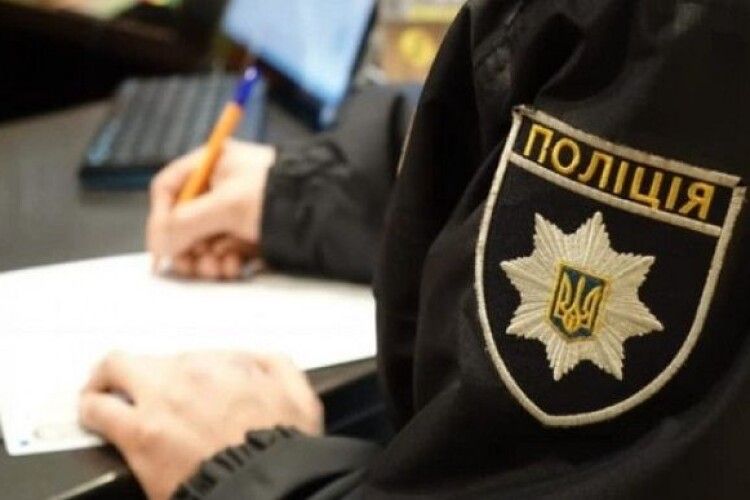 На Горохівщині поліцейські вилучили в пенсіонера незаконний багнет