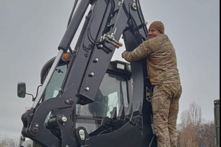 Серж Марко подякував Порошенку за передані трактори, дрони та обладнання на фронт