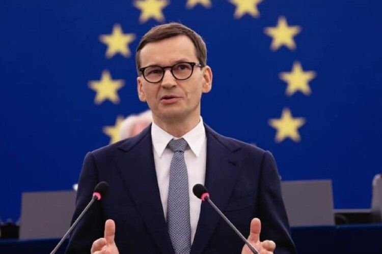 Прем’єр Польщі підтримав активістів, які блокують російські вантажівки