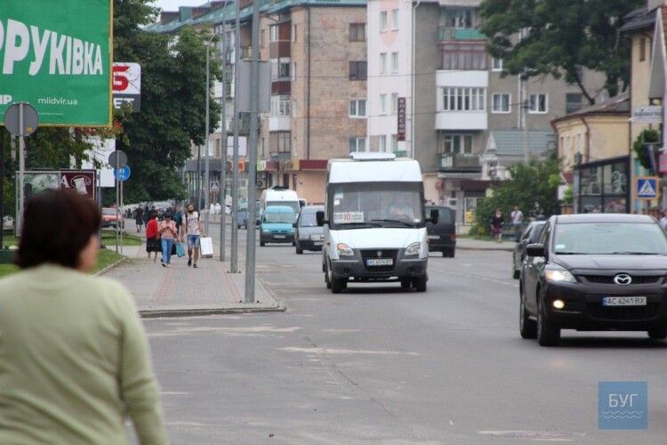 13 із 19 маршруток вийшли на рейси у Володимирі-Волинському 23 червня