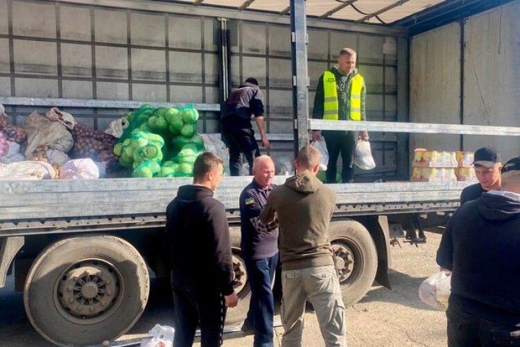 Пастор із Сарненського району зібрав цілу колону гуманітарної допомоги