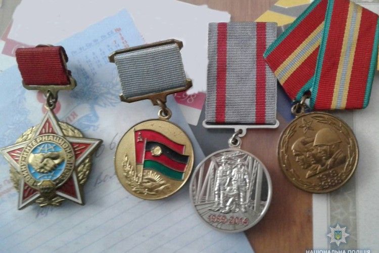 23-річна панянка поцупила в ковельчанина п’ять медалей