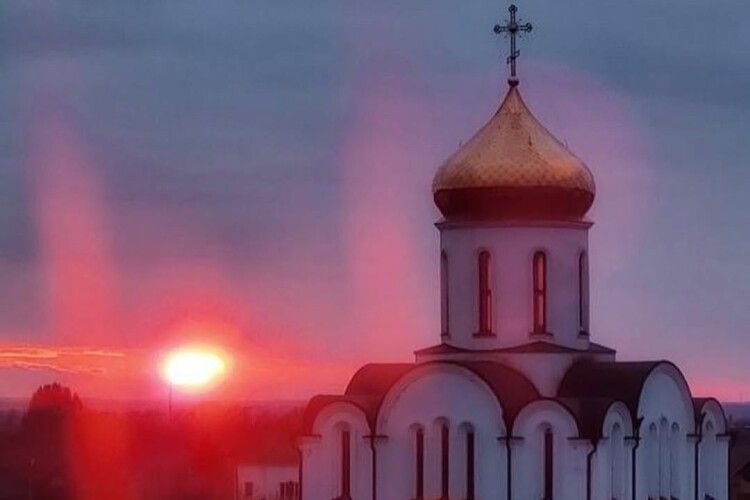 У місті на Волині освятили скульптуру «Розп’яття Ісуса Христа»