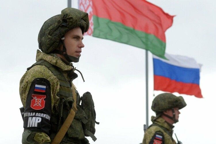 Білорусь стала базою для російської армії, але білоруські військові масово відмовляються вступати у війну проти України, – Зеленський