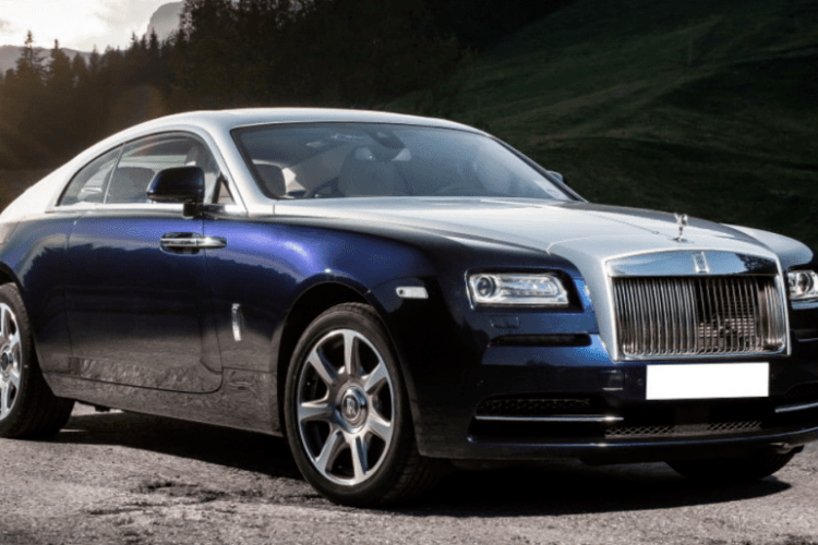 За Роллс-Ройс на 74-річній бабусі начальниця митниці отримала ще одну кримінальну справу