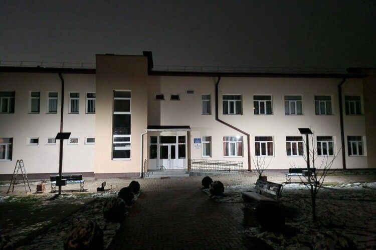 Освітлення від сонця: ліцей на Волині реалізував проєкт «Розумне подвір'я»