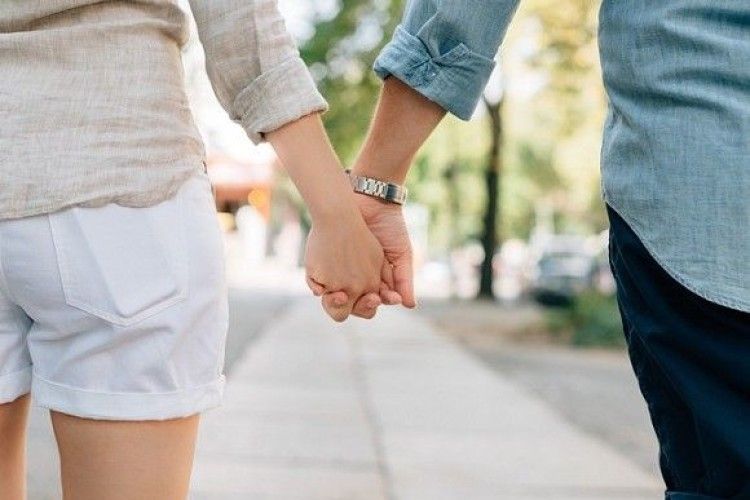 Вчені довели – є слова, від яких люди стають ближчими