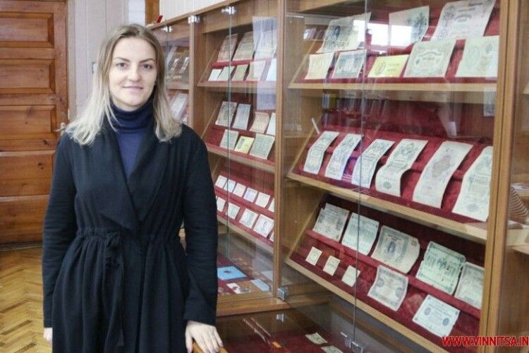 Карбованці, «зайчики» та «МММ» в унікальному музеї грошей