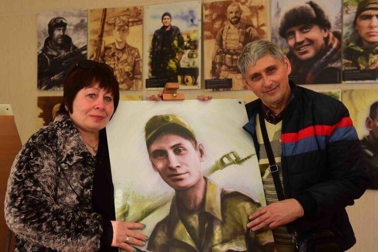 Родинне фото: у більш ніж чотирьох тисяч сімей в Україні тепер лише такі світлини