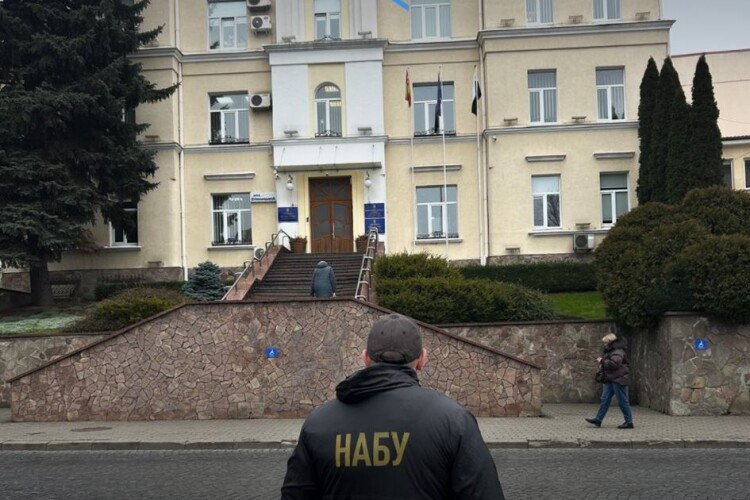 Два депутати з Волині «погоріли»  на хабарі у 30 тисяч доларів