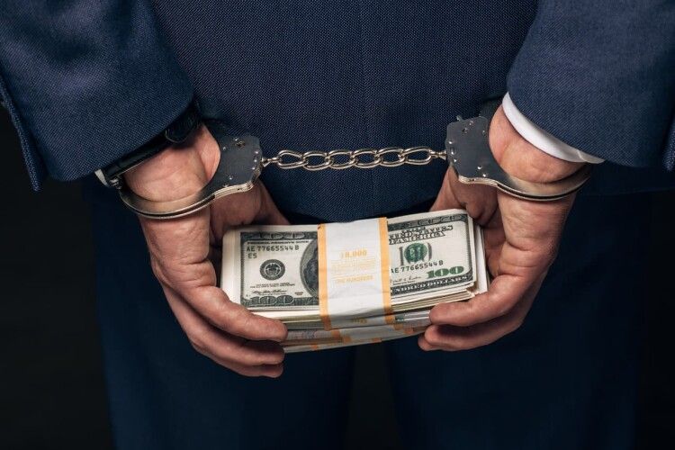 Корупціонерам в Україні дозволять відкупитися: за які суми проголосували нардепи