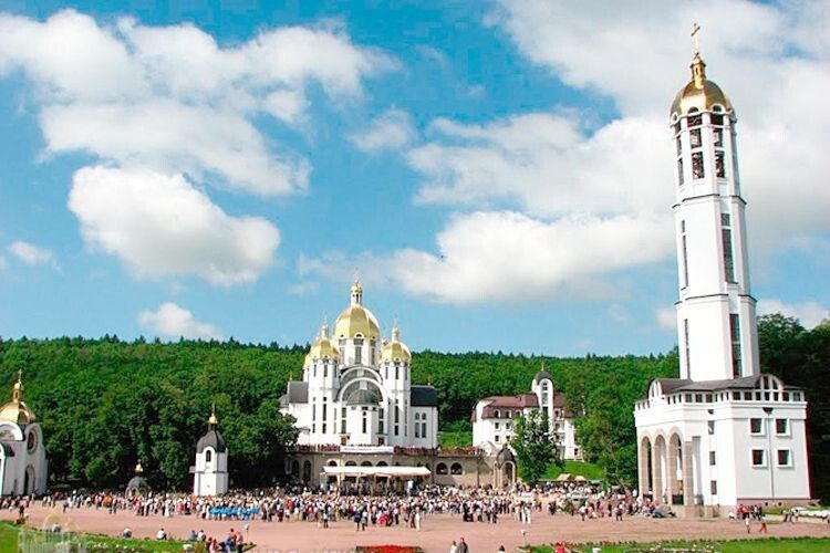 У Зарваниці відбувся акт посвяти  України під покров Пресвятої Богородиці