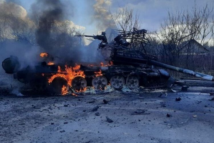 Селяни на Чернігівщині під окупацією пили технічну воду і пекли коржі із корму для тварин