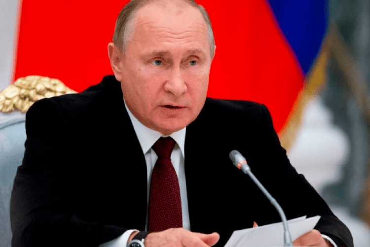 путін заявив, що росіяни відійшли від Києва заради переговорів