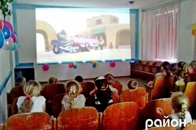У селі Шацького району в будинку культури відкрили дитячий кінозал