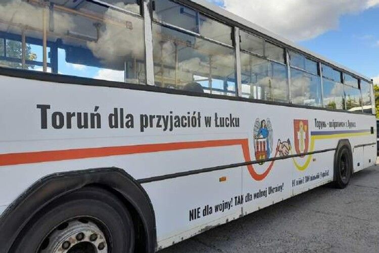 Польське місто Торунь передало Луцьку п'ять автобусів з допомогою