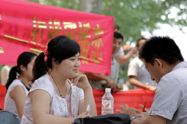 У Китаї панянкам «30+» надаватимуть додаткові вихідні – аби мали час на пошук парубків
