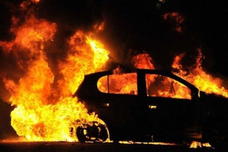 На Волині спалили автомобіль представника ЗМІ
