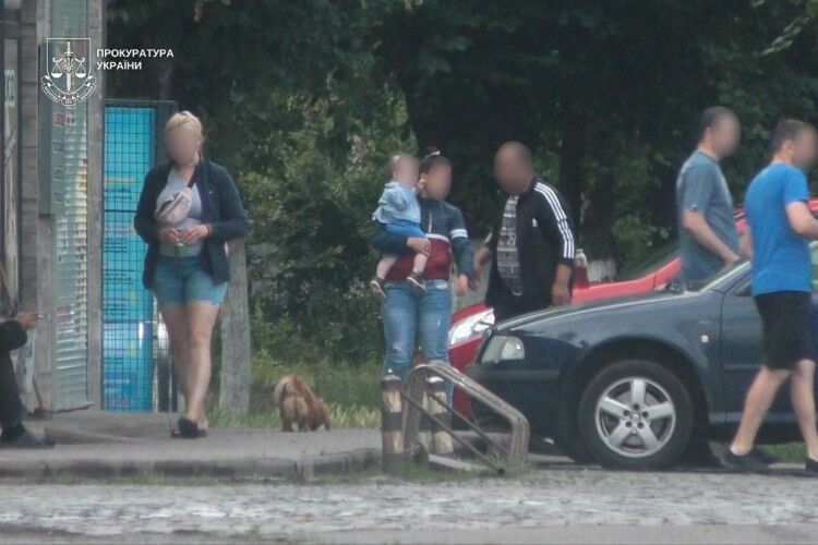  Засудили вихователя інтернату, який намагався продати немовля