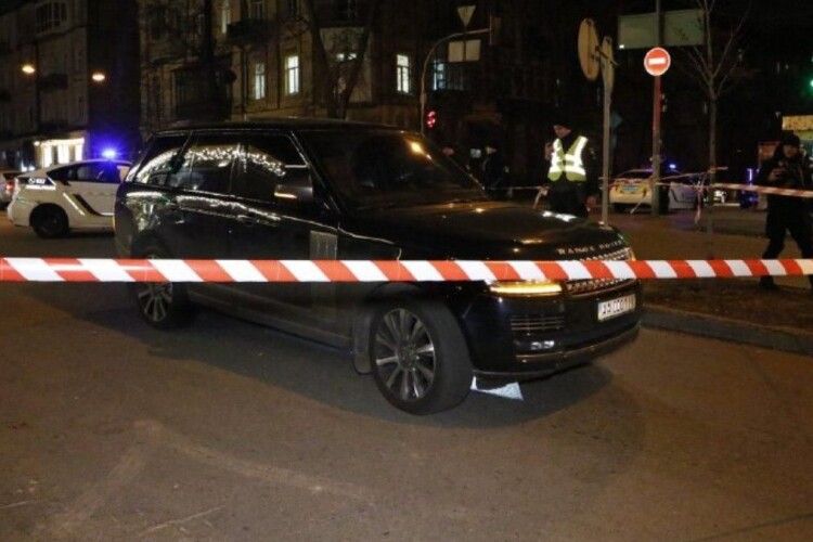 У центрі Києва обстріляли Range Rover – загинула дитина