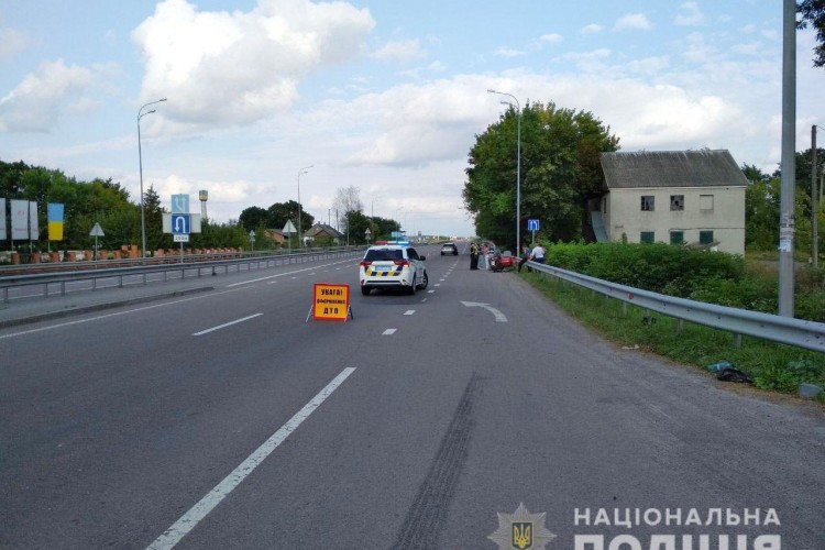Автомобільна аварія на Рівненщині: мотоцикліст потрапив до лікарні
