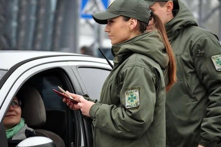 Усі пункти пропуску на ділянці західного кордону працюють в штатному режимі
