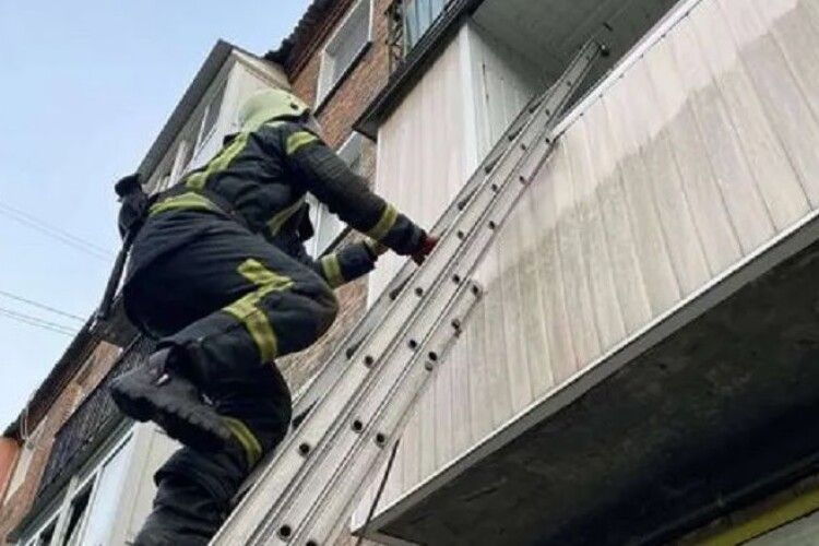 На Волині рятували жінку, але вона просто міцно спала (Фото)