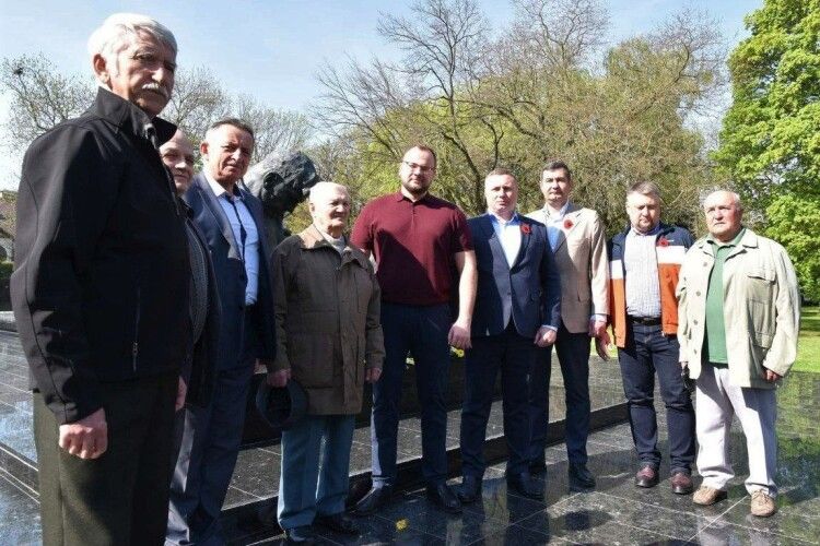Перемогли нацизм, переможемо й рашизм: у Луцьку вшанували пам’ять жертв Другої світової війни