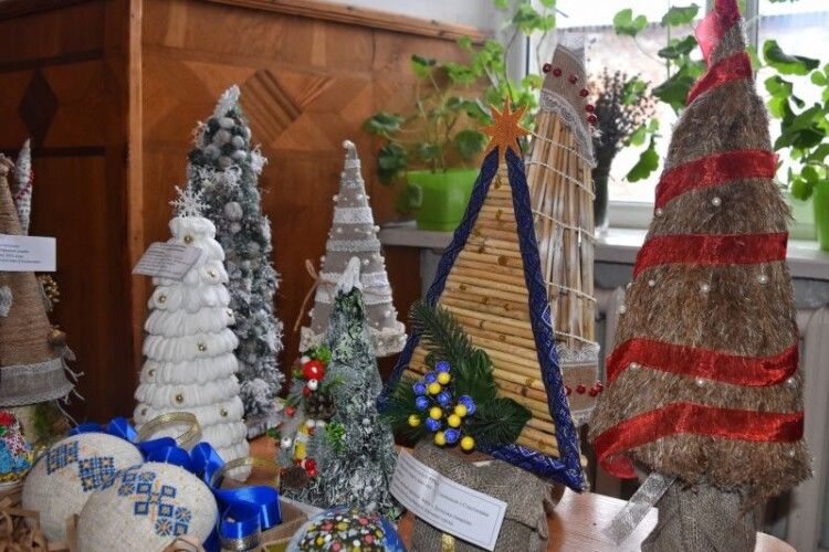 У Любешівській громаді нагородили переможців новорічних конкурсів (Фото)