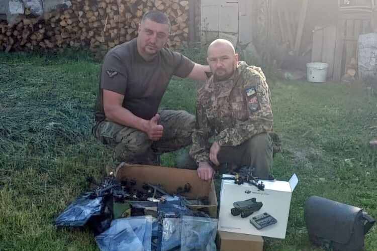 Волинська бригада отримала від земляків потужні безпілотники з тепловізорами
