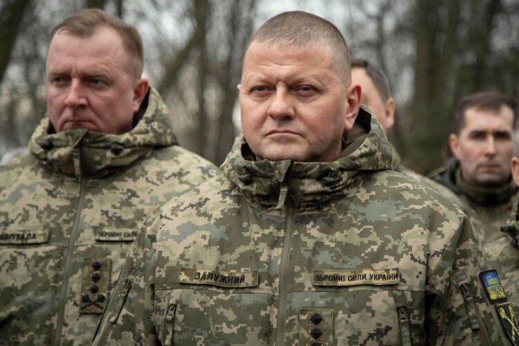 «Задоволені роботою на нинішній посаді»: в Зеленського спростували чутки про переведення Залужного на іншу роботу