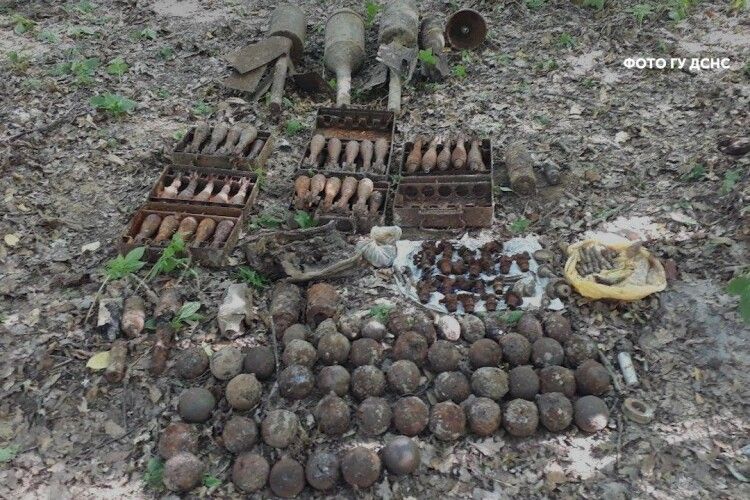 Поблизу с. Олександрія (Рівненщина) знайдено 184 вибухонебезпечні предмети, в тому числі – авіабомбу