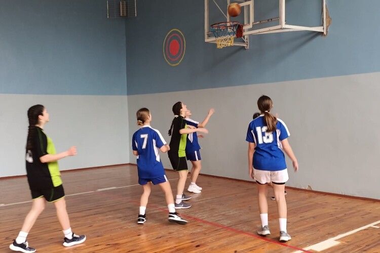 У громаді біля Луцька змагалися юні баскетболістки (Фото)