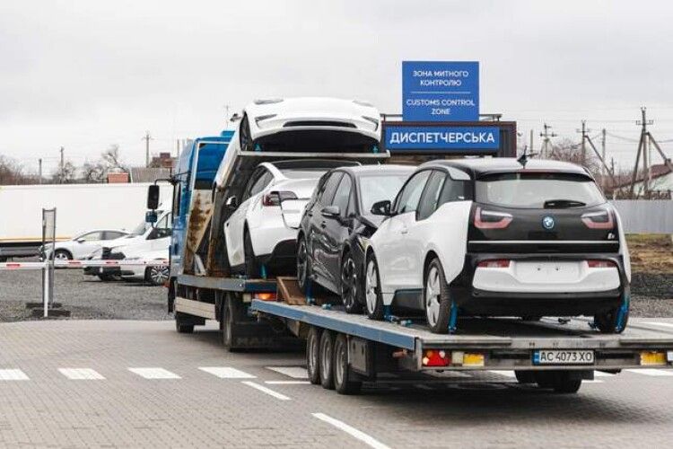 Компанію з Волині викрили на сірому імпорті автомобілів з Євросоюзу