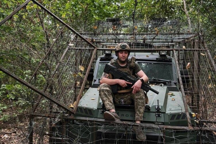 Як волинський прикордонник рятує життя побратимів за кермом броньовика