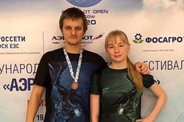 Двох українських шахістів знайшли мертвими у московській квартирі