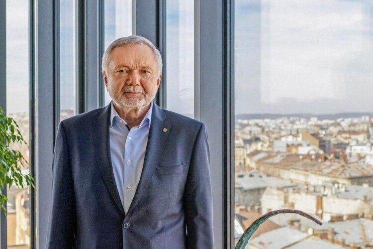 Хакер пограбував батька очільника Львівщини на 127 мільйонів