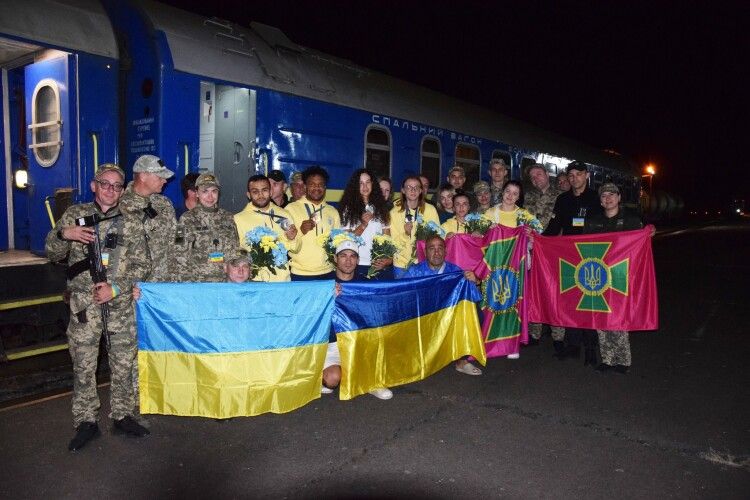 На Волинському кордоні тепло зустрічали українських спортсменів з «Олімпійського експересу» (Відео)