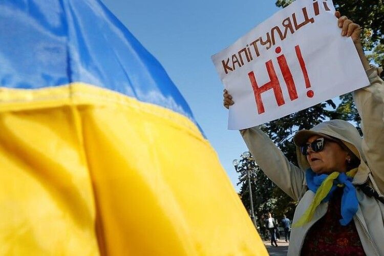 Віче «Червоні лінії» на Майдані Незалежності збирається заради підтримки і захисту України, - Порошенко