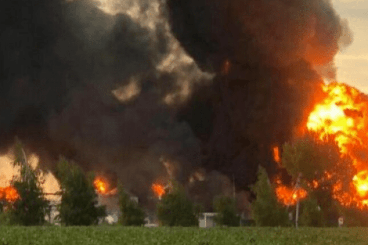 Ракетна атака на Дніпропетровщину: вибухнув резервуар з паливом, є загиблий
