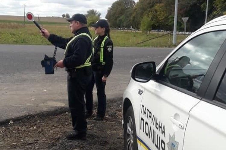 Волинські патрульні почали використання пристроїв вимірювання швидкості TruCam