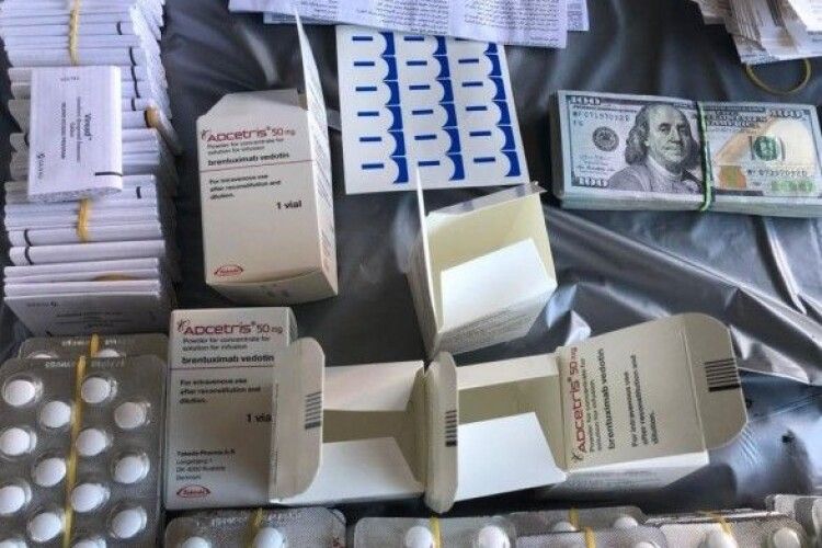 Відправили під варту підозрюваних у збуті фальсифікованих ліків на території 18 країн
