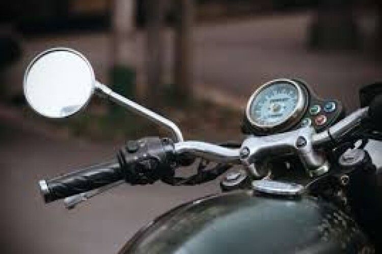 У селищі на Волині п’яний мотоцикліст пропонував патрульним 1 тисячу гривень 