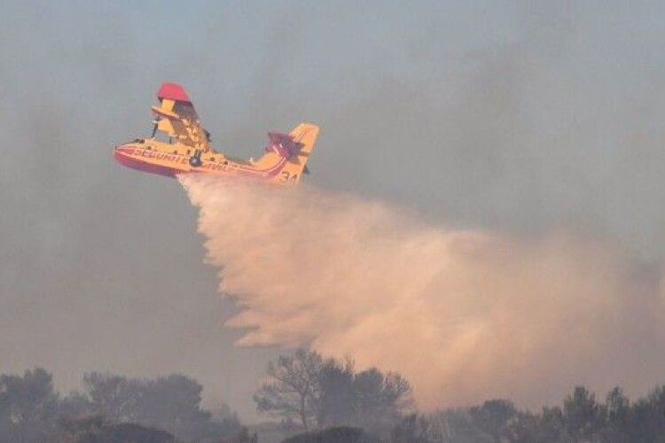 У Франції розбився літак під час гасіння лісових пожеж