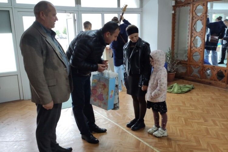 У громаді на Волині привітали доньку загиблого Героя